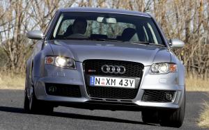Audi RS4 Sedan 2006 года (AU)